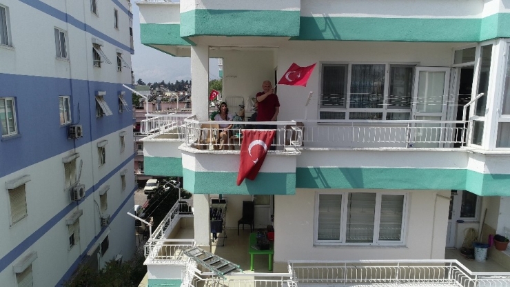 Salgınla Mücadelede Kullanılan İş Makineleri, Çocuklar İçin Ejderha, Dinazor Ve Fil Oldu