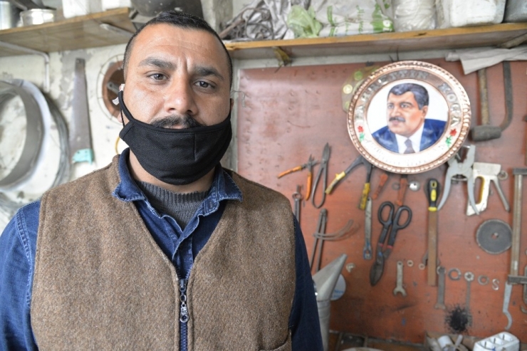 Sağlık Bakanı Koca’nın Fotoğrafı Bakır Tepsiye İşlendi