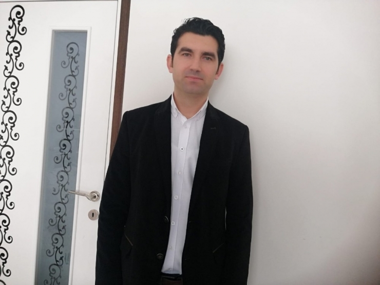 İlkokuldaki İlk 23 Nisan’ı Evdeki Törenle Kutladılar