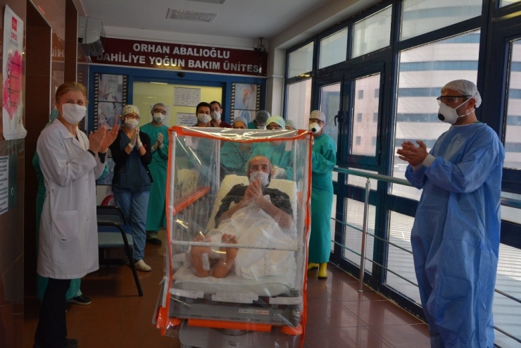 Korona Virüsü Yenen Hastalar Alkışlarla Böyle Uğurlandı