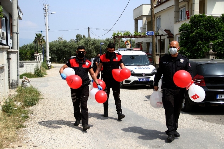 Polisliğe İlgi Duyan Miniğe Sürpriz