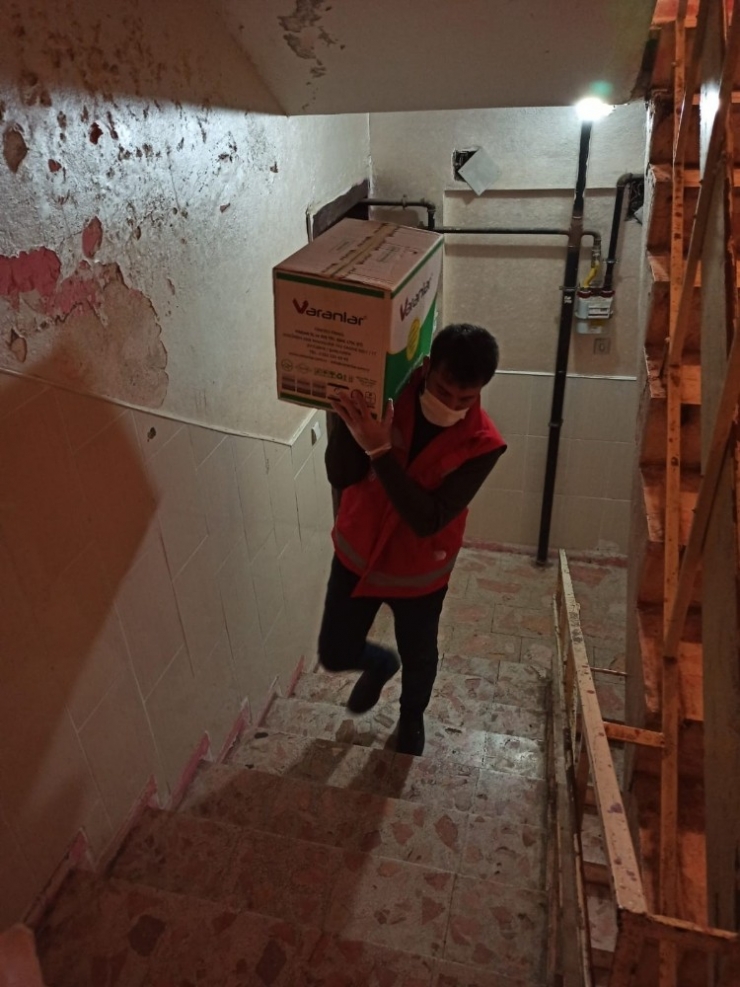 Şanlıurfa’da İhtiyaç Sahiplerine Hayırsever Desteği