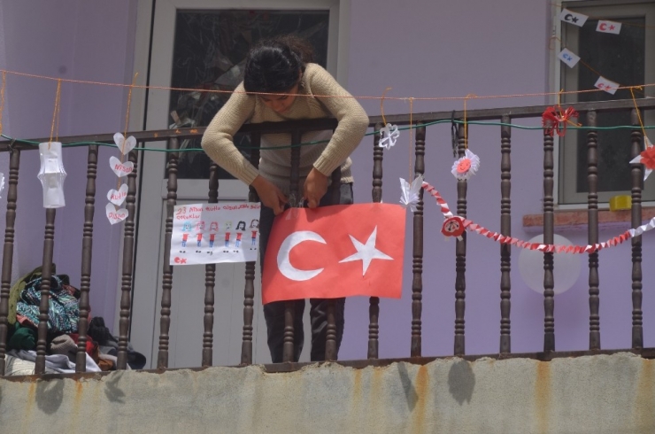 Şırnak’ta 23 Nisan Evlerde Kutlanıyor