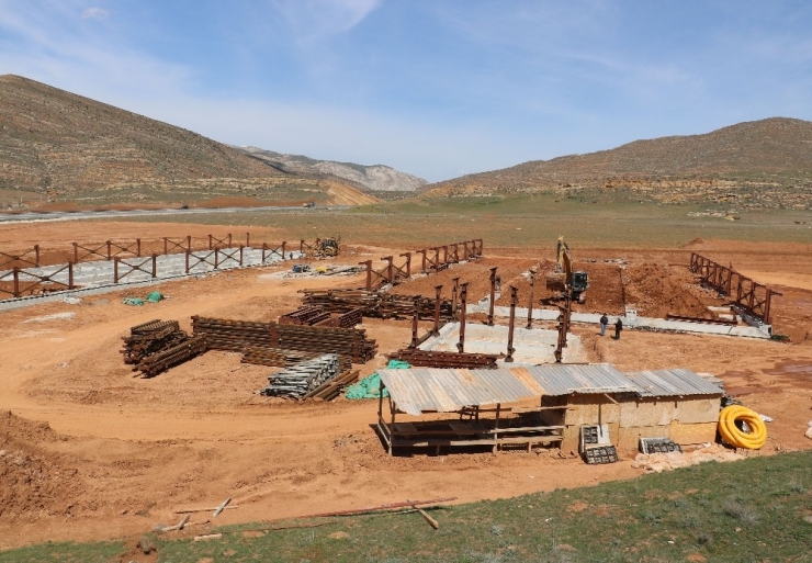 “Canlı Hayvan Pazarı” İnşaatı Virüse Rağmen Devam Ediyor