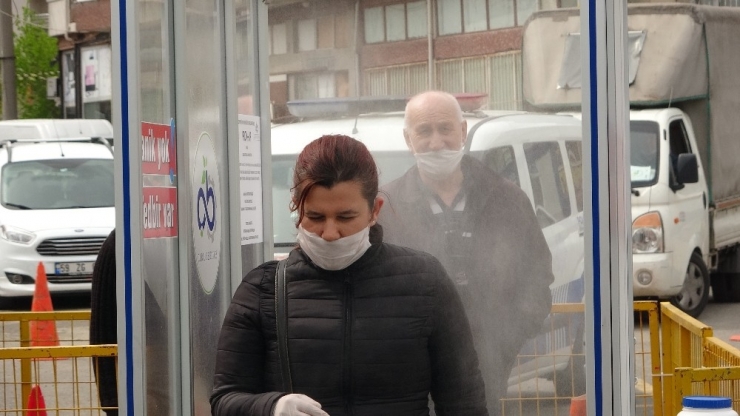 Sokağa Çıkma Kısıtlamasına Sayılı Saatler Kala Pazaryerlerinde Yoğunluk