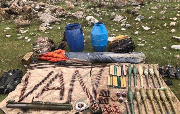 Van’da Patlayıcı Ve Mühimmat Ele Geçirildi