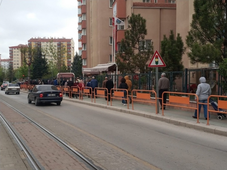 Ramazan Bayramı Ve Sokağa Çıkma Yasağı Etkisiyle Sokaklar Doldu Taştı