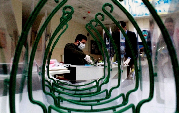 Öğretmenler 3d Yazıcıyla Yüz Siperliği Üretiyor