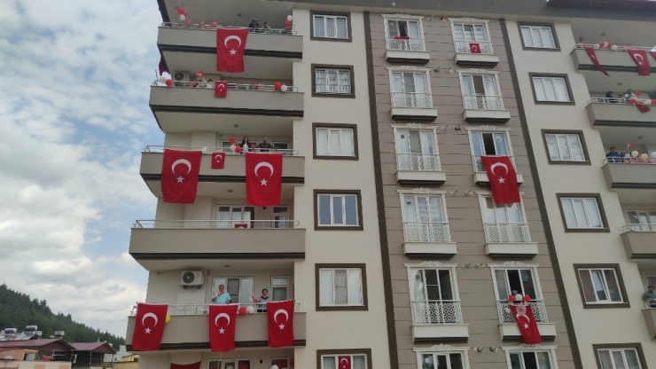 23 Nisan Coşkusu Evlere Sığdı