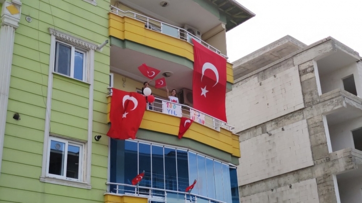 23 Nisan Coşkusu Evlere Sığdı