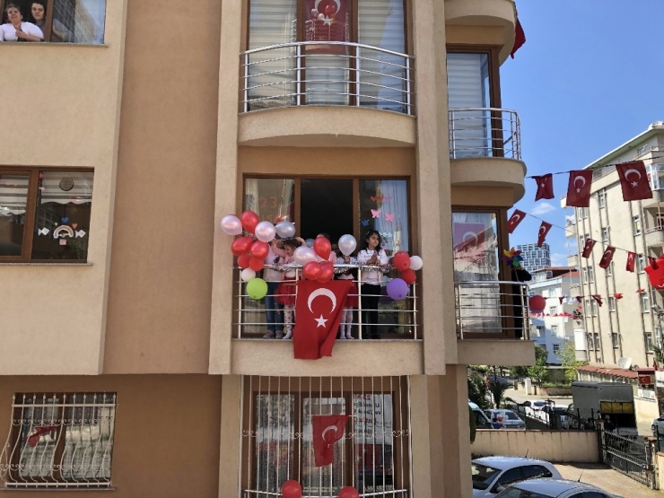 Kartal Belediye Başkanı Gökhan Yüksel, İkiz Kardeşlerin “23 Nisan” Hayalini Gerçekleştirdi