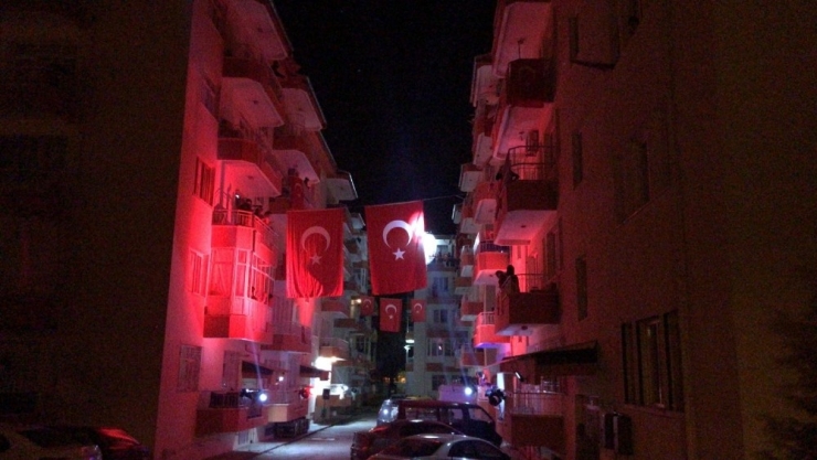 Malatya’da 23 Nisan Coşkusu Evlerde Yaşandı