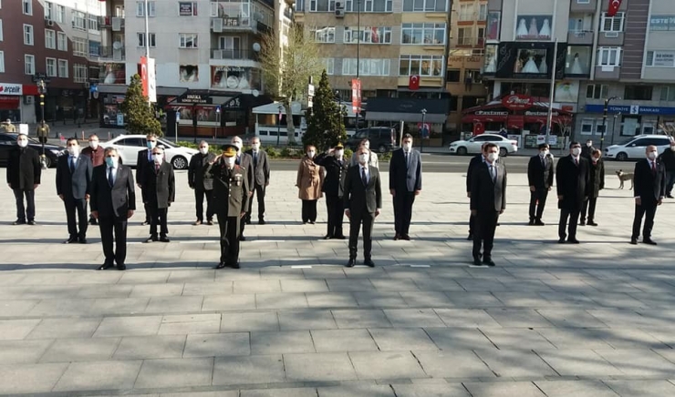 Çorlu’da Atatürk Anıtına Çelenk Sunuldu