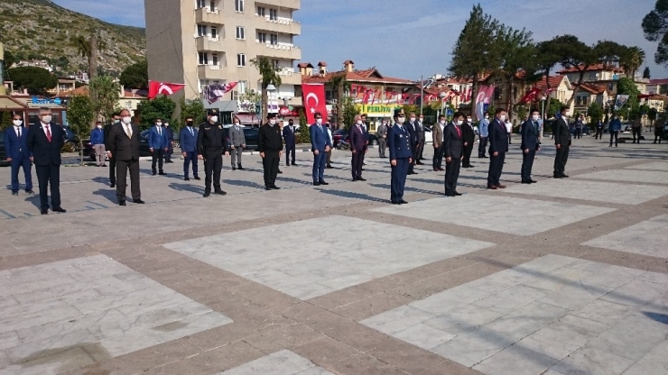 Çocuklar Bayrama Sesleriyle Eşlik Ettiler