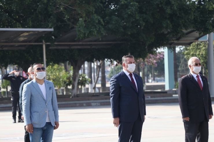 Mersin’de Maskeli 23 Nisan Töreni