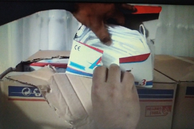 Adana’da 3 Farklı Operasyonda 700 Bin Kaçak Maske Ele Geçirildi