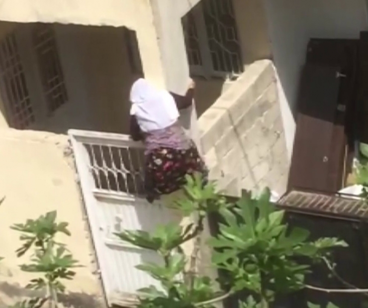 75’lik Nine Örümcek Gibi Tırmandı