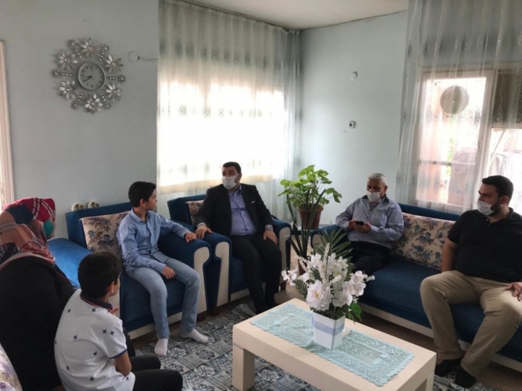 Başkan Bünül’den 7 Sınıf Öğrencisine Sürpriz Doğum Günü