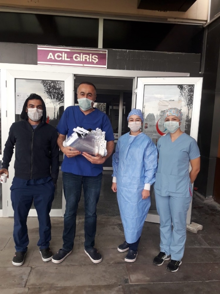 Akçadağ’da Siperlik Maske Dağıtımı Yapıldı