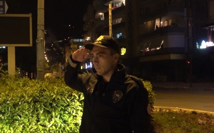 Alanya Tek Yürek Oldu, İstiklal Marşı’nı Okudu