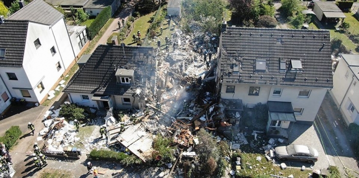 Almanya’da Bir Evde Patlama: 1 Ölü, 4 Yaralı