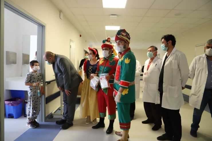 Ankara Şehir Hastanesinde Çocuklara 23 Nisan Sürprizi