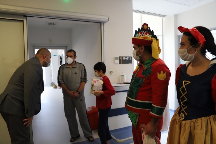 Ankara Şehir Hastanesinde Çocuklara 23 Nisan Sürprizi