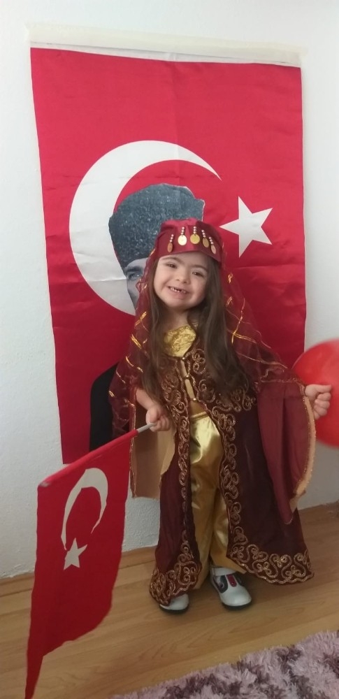 Down Senrdomlu Melek’ten 23 Nisan Mesajı