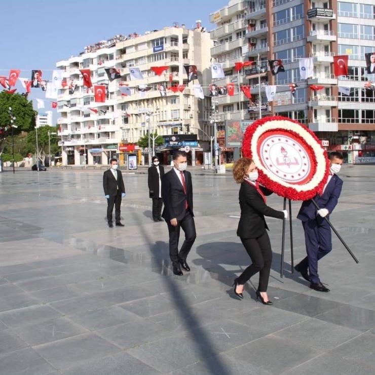 Antalya’da Sosyal Mesafeli 23 Nisan