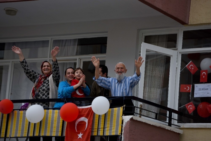 İş Makineli Konvoyla 23 Nisan Coşkusu