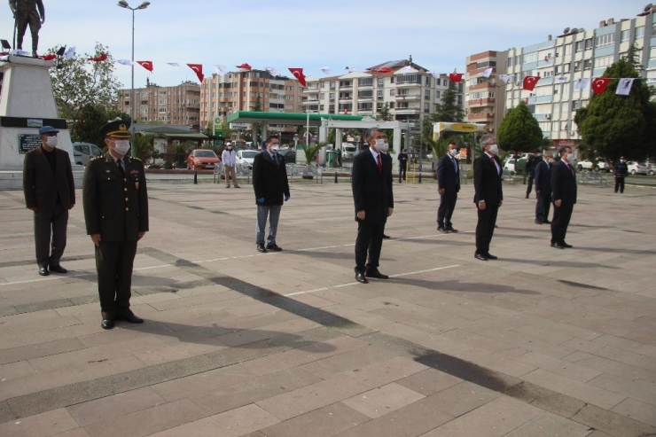 23 Nisan Edremit’te Sade Bir Tören İle Kutlandı