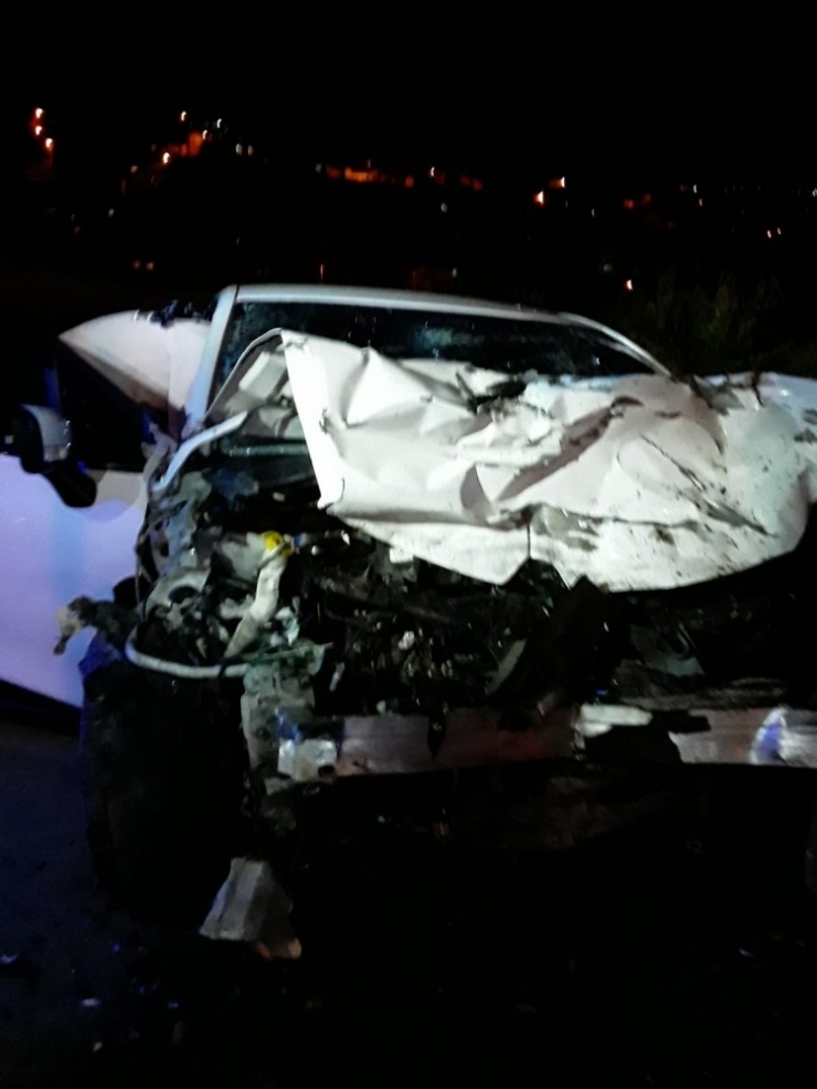 Edremit’te Trafik Kazası: 1 Ölü, 1 Yaralı