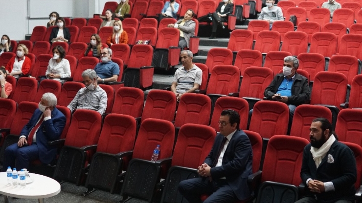 Öğrenciler Evde Kaldı, Öğretmenler Okula Geldi