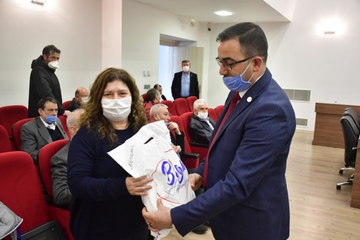 Biga Belediyesi’nden Muhtarlık Ve Odalara 10 Bin Maske