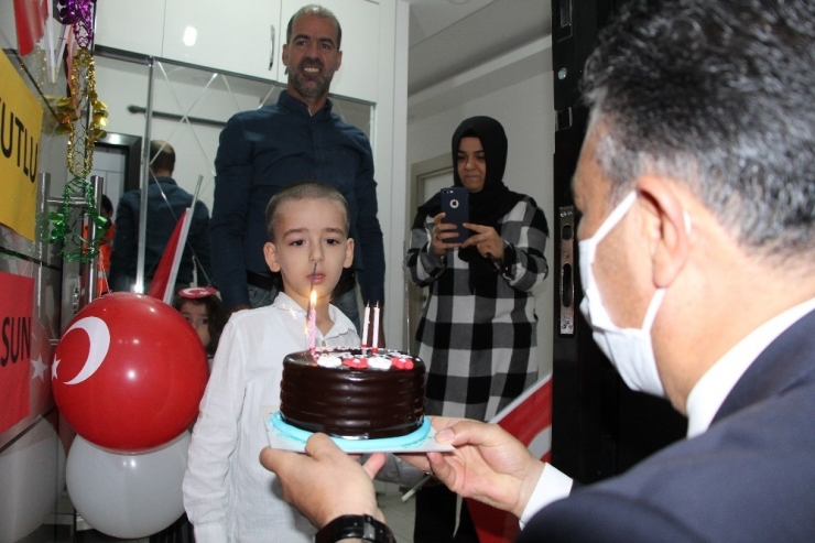Bingöl’de 23 Çocuğa Doğum Günü Sürprizi