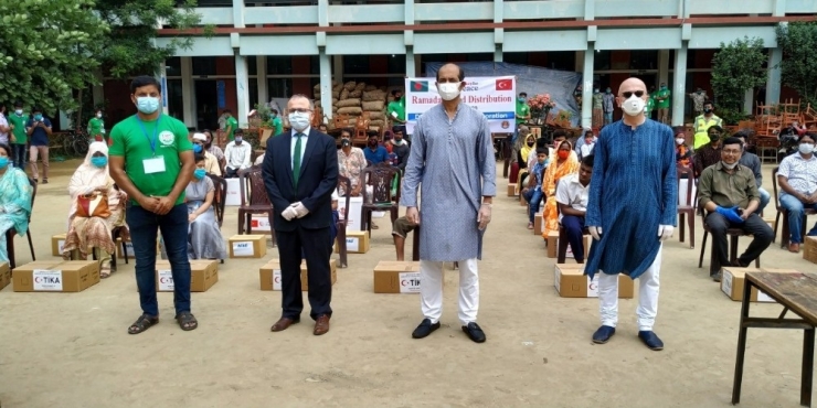 Türkiye’den 3 Bin Bangladeşli Aileye Yardım