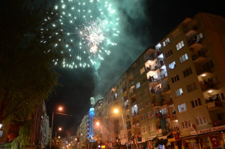 Pamukkale’de 23 Nisan Coşkusu Akşam Olduğunda Doruğa Ulaştı