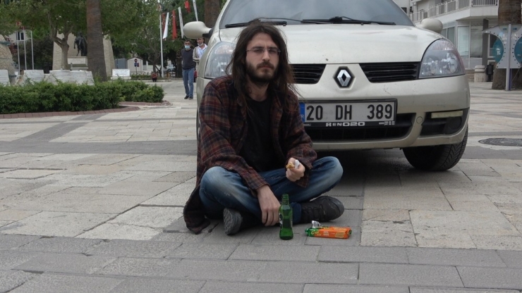 Alkollü Şahsa Polis Önce Ceza Yazdı, Ardından Araçla Evine Bıraktı