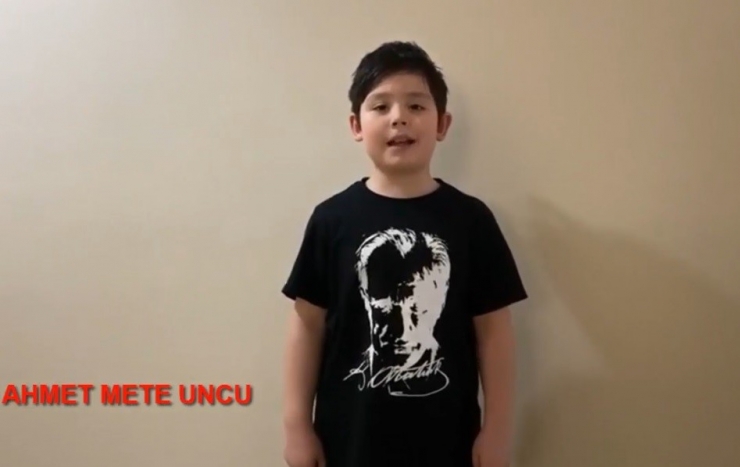 Evde Kalmak Çocukların Bayram Kutlamasına Engel Olmadı