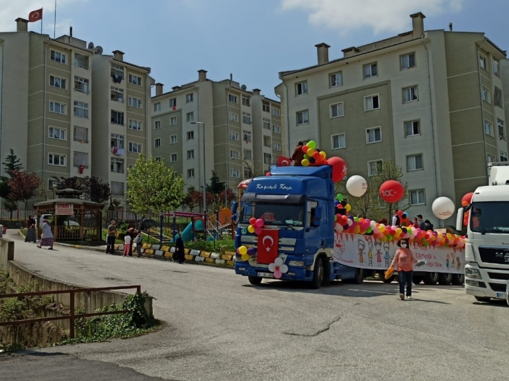 Düzce’de Salgına Rağmen Diğer Bayramları Aratmayan 23 Nisan Kutlaması