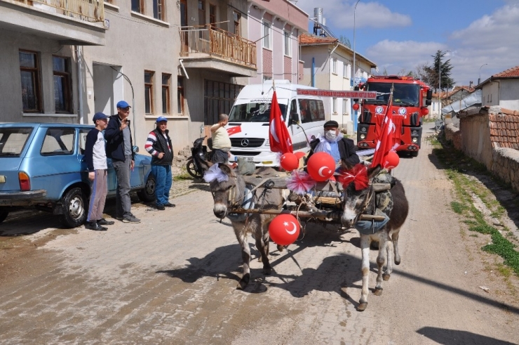 Süslenmiş Eşeklerle 23 Nisan Kutlaması