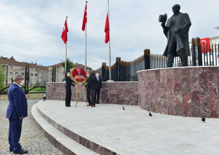 Elazığ’da Sosyal Mesafeli 23 Nisan Kutlaması