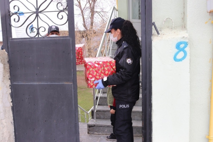 Aşkale İlçe Emniyet Müdürlüğünden Şehit Ailesi Anlamlı Ziyaret