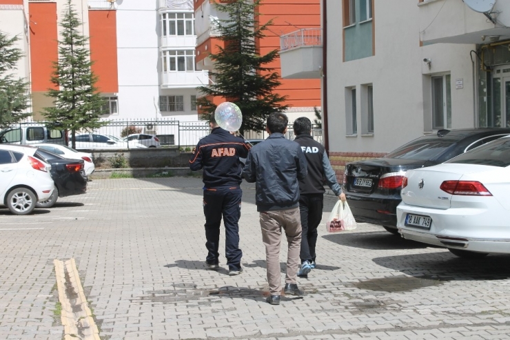 Evinde Kalan Öğrencilere 23 Nisan’da Sürpriz Doğum Günü