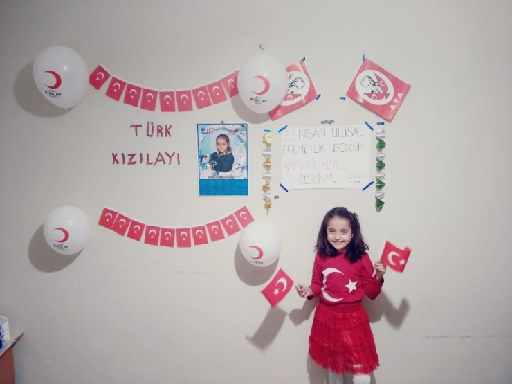 Genç Kızılay, Minik Fatmanur’u Yalnız Bırakmadı