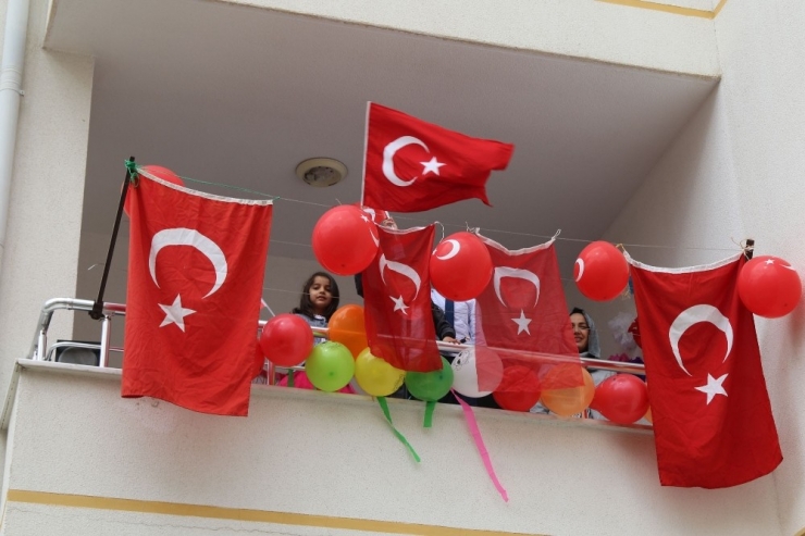 Başkan Özdoğan Çocukların Bayramını Hediyelerle Kutladı