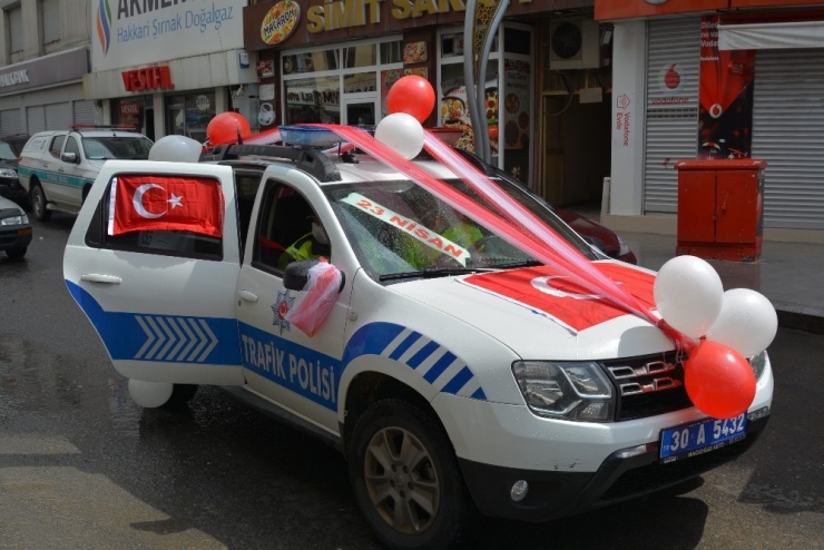 Polis Araçları 23 Nisan İçin Süslendi