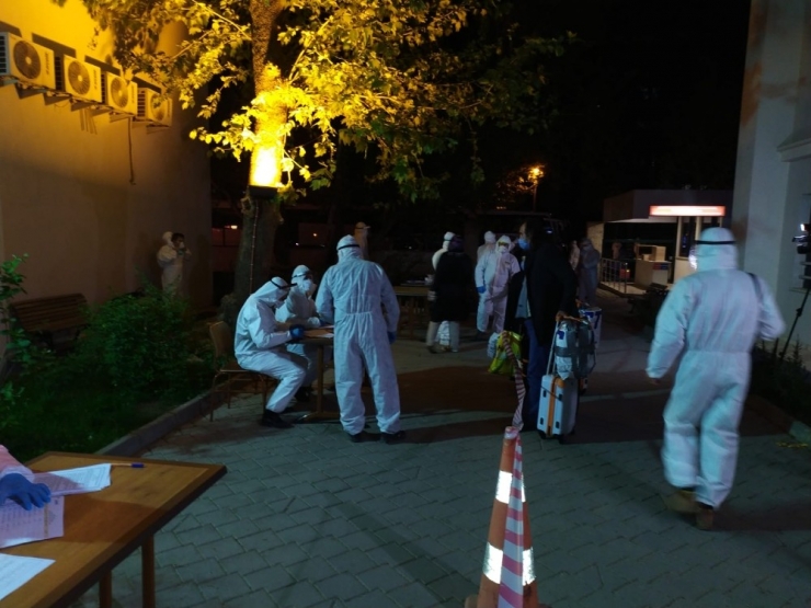 Hollanda’dan Getirilen 344 Türk Vatandaşı Denizli’de Karantinaya Alındı