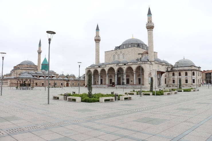 Konya’da Sokağa Çıkma Kısıtlamasında Sokaklar Sessiz