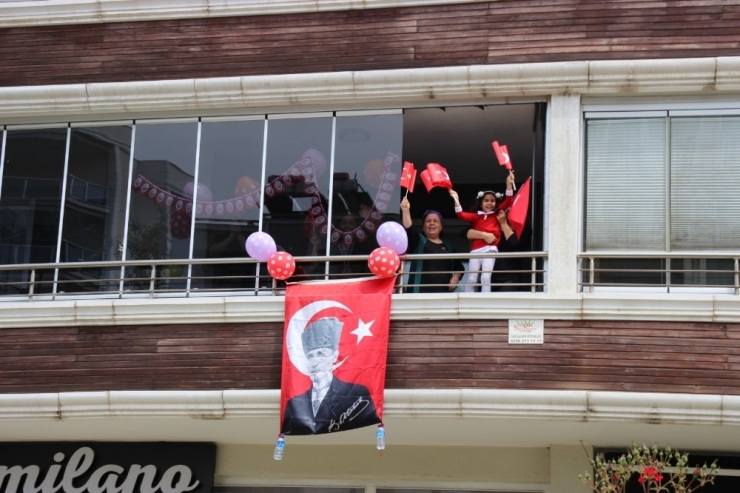 İl Milli Eğitim’in 23 Nisan Konvoyu Çocuklar İçin Yollardaydı